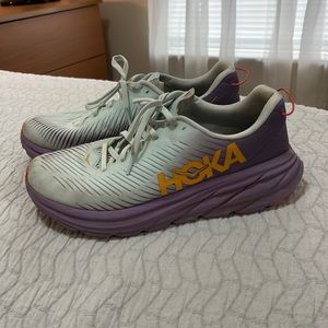 Hokas